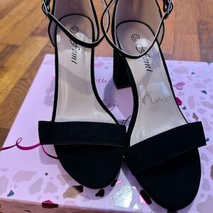 Black Women's Heeled Sandals